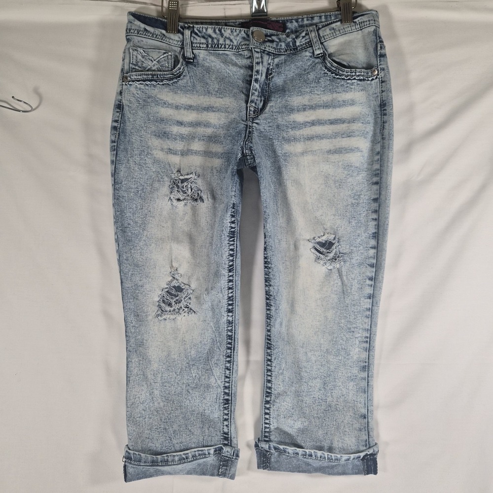 Y2k NoBo Low Rise Capris Rhinestone Size 32 Size 13 Juniors Acid Wash